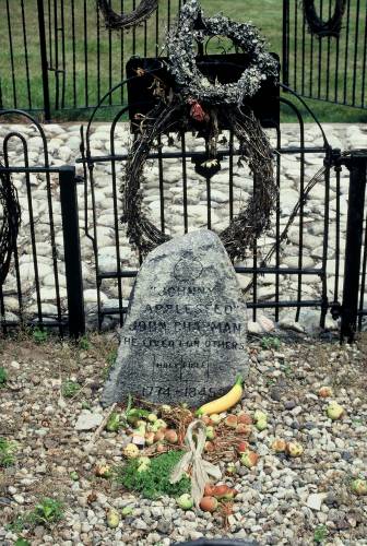 Johnny Appleseed grave