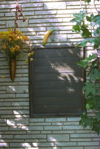 Walt Disney grave