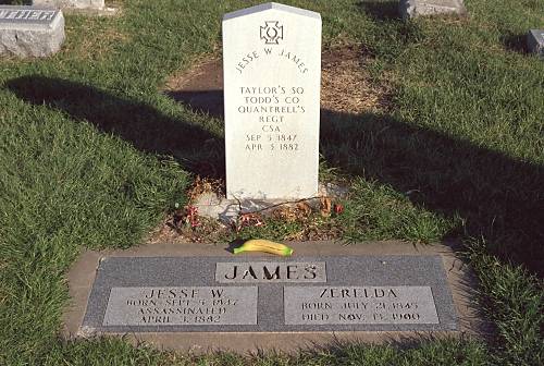 Jesse James grave