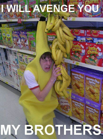 Man dressed as banana vows to avenge bananas hanging in a supermarket: I Will Avenge You My Brothers!